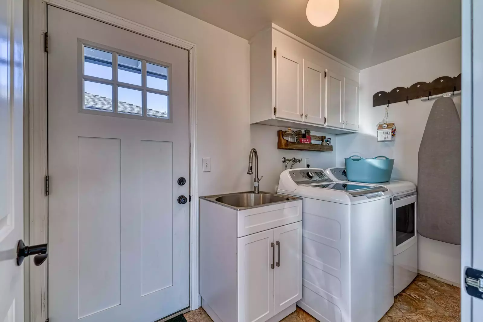 This rental has an up to date washing machine and dryer for guest use.