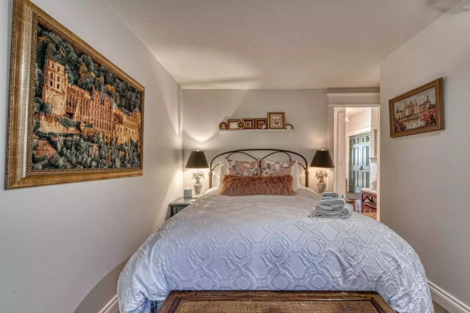 "This place is heavenly! Spotlessly clean. Gorgeous windows and very comfy beds. Wish we could have stayed longer and flagging to return" - Ilene