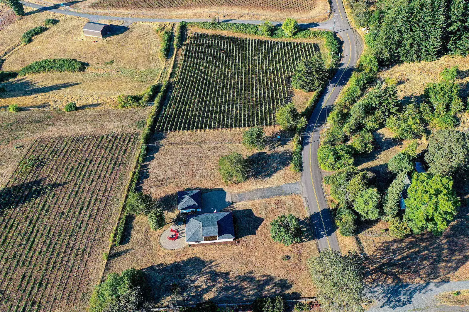 "The King's Queen was a perfect place for our Weekend Wine Getaway! Very comfortable, convenient location, and gorgeous views." - Melissa