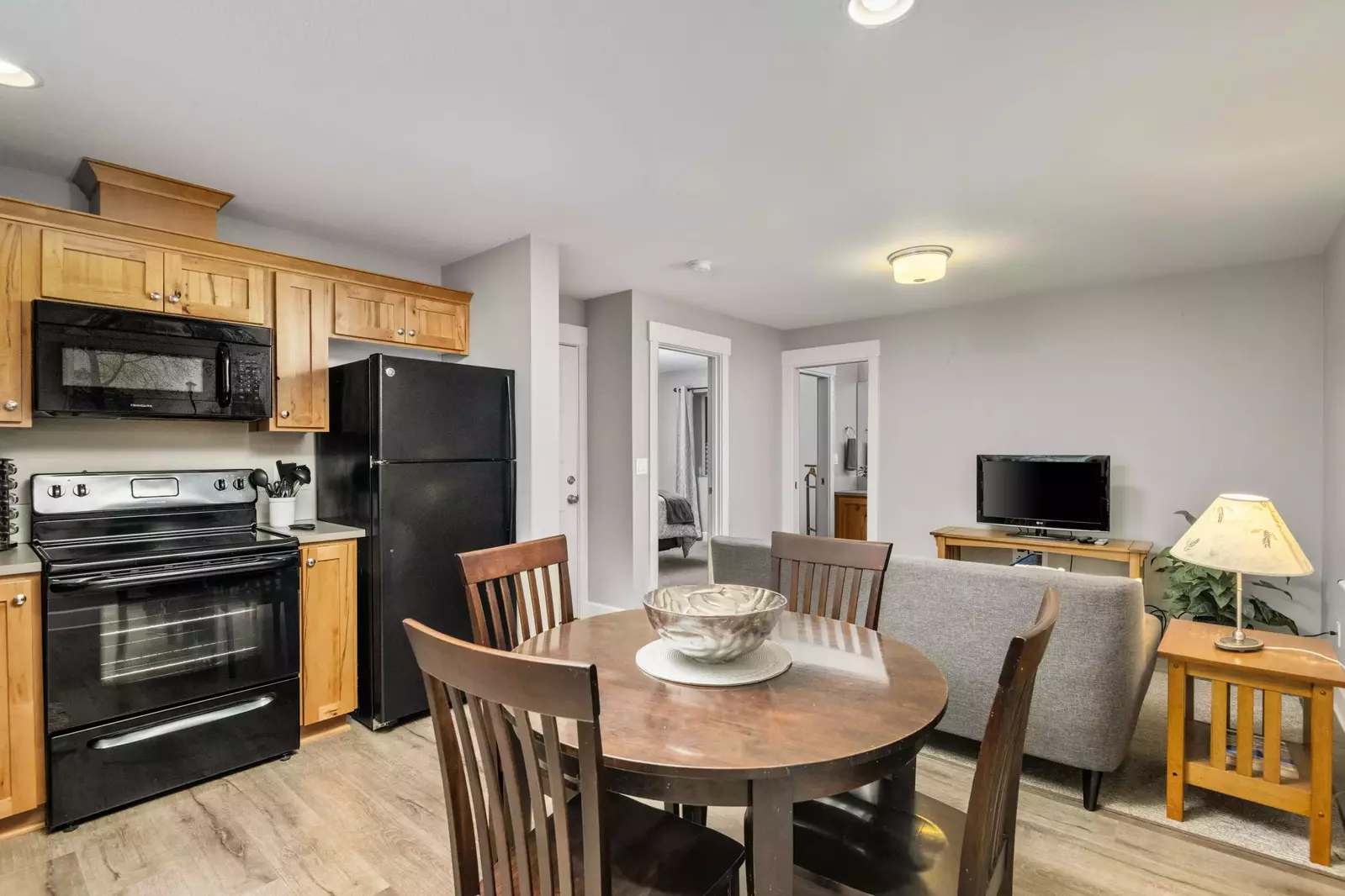 Cook delicious meals for breakfast, lunch, and dinner in this fully equipped kitchen. We suggest grabbing some ingredients from a local farm.