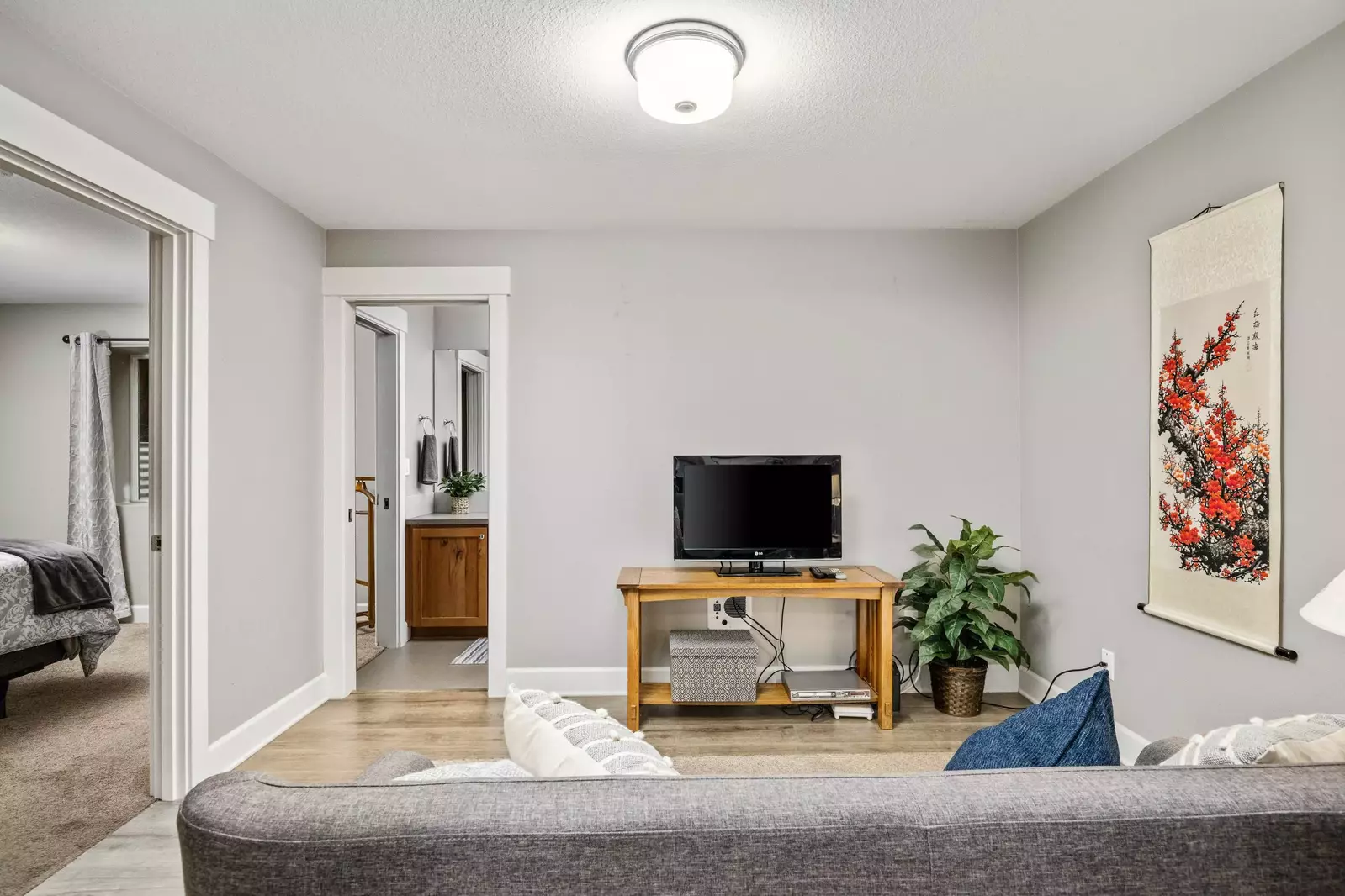 "I couldn't have asked for a better place to stay!  I love Sellwood, I love this place, and I will definitely stay again!" - Laura