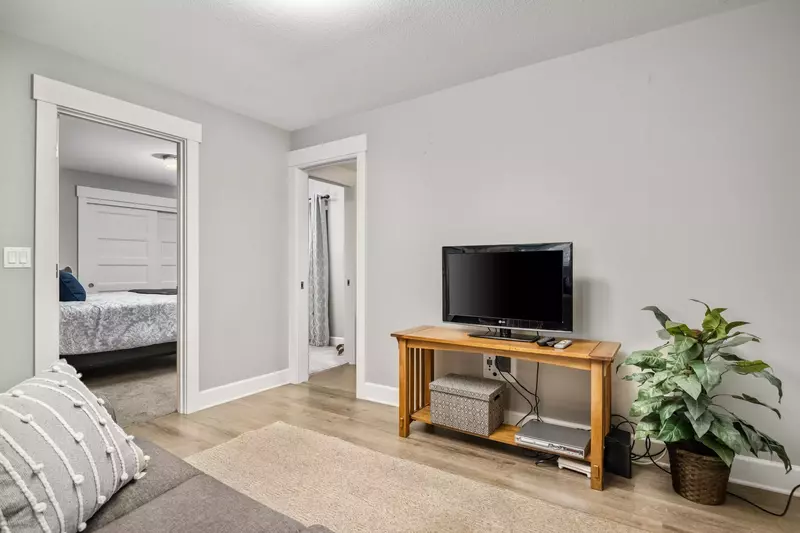 "Cute and comfortable.  The place had everything we needed.  Love the Sellwood neighborhood" - Lori