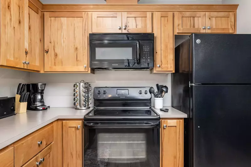 "The place looked just as it is listed and was very clean. Host was very responsive" - Brandi