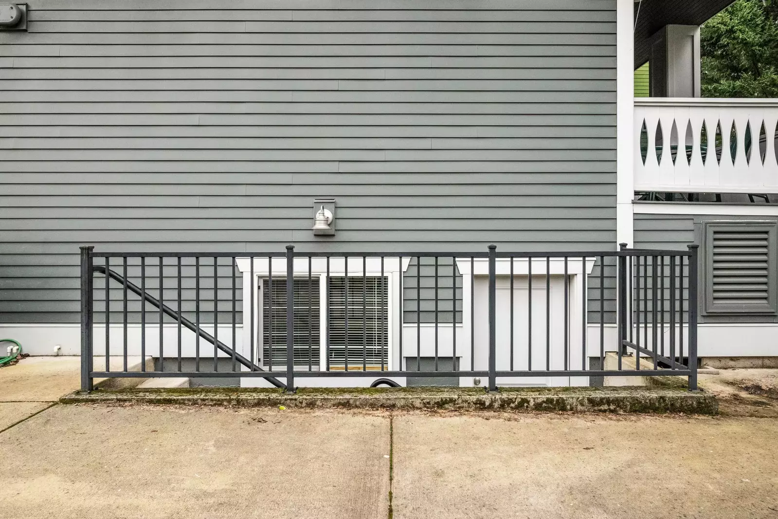 Sellwood is a lovely neighborhood with lots of places to eat. Enjoy food carts, burgers, bakeries, cafes, sushi, burritos, breweries, and more!