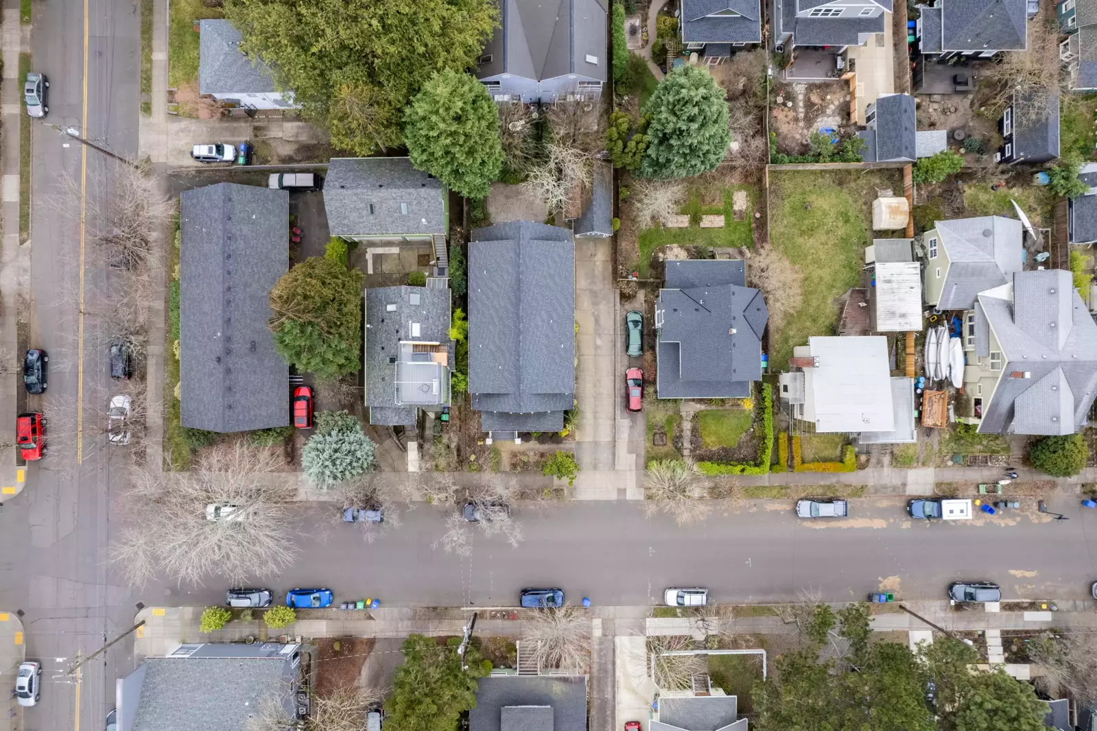 "Very comfortable and cozy. Neighborhood was fantastic and we loved getting coffee and cocktails without driving." - Jeanene