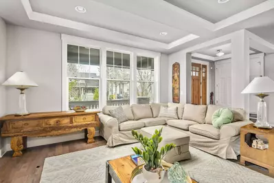 "Very walkable neighborhood with good coffee, grocery store and restaurants within blocks. Beautiful landscaping. Nicely appointed house." - Charmaine