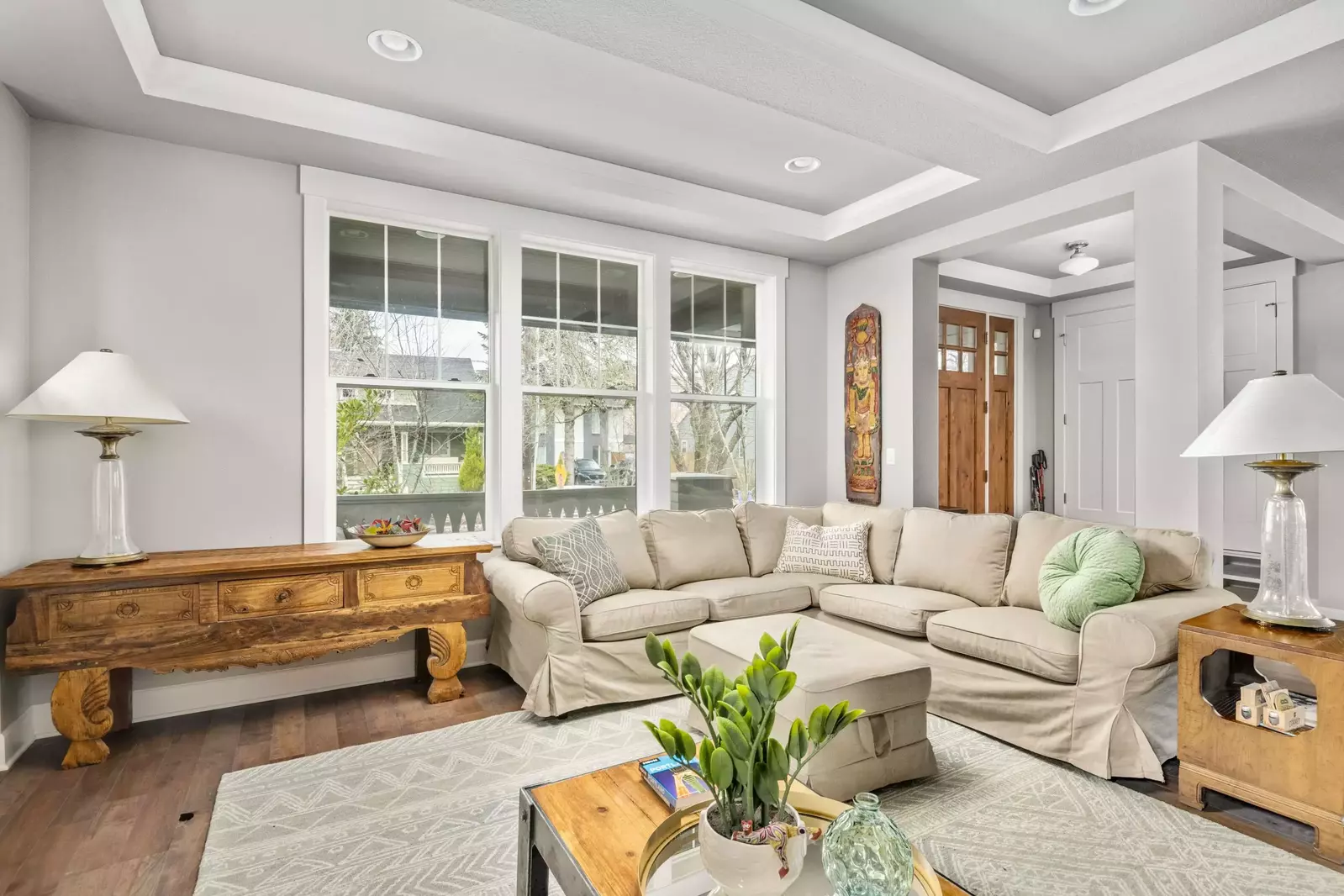 "Very walkable neighborhood with good coffee, grocery store and restaurants within blocks. Beautiful landscaping. Nicely appointed house." - Charmaine