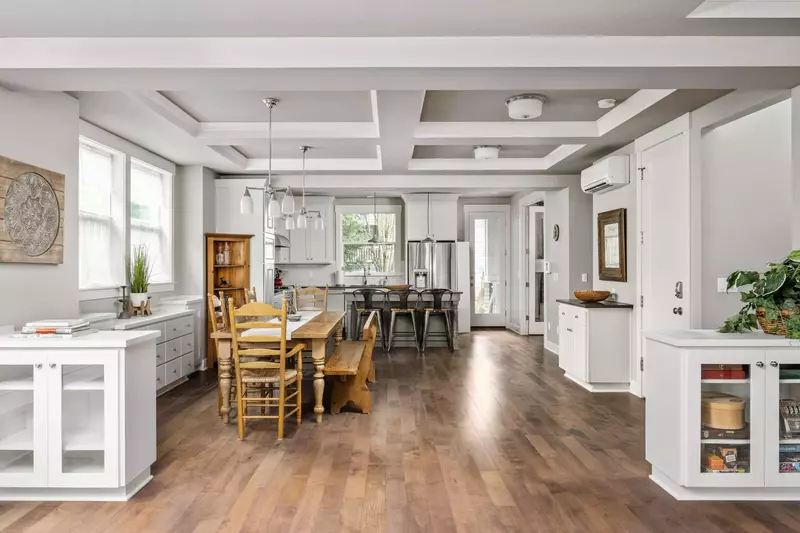 "Awesome, comfortable, spacious, warm and inviting. Well stocked with the essentials. Kitchen large and useful for cooking family meals" - Kelly