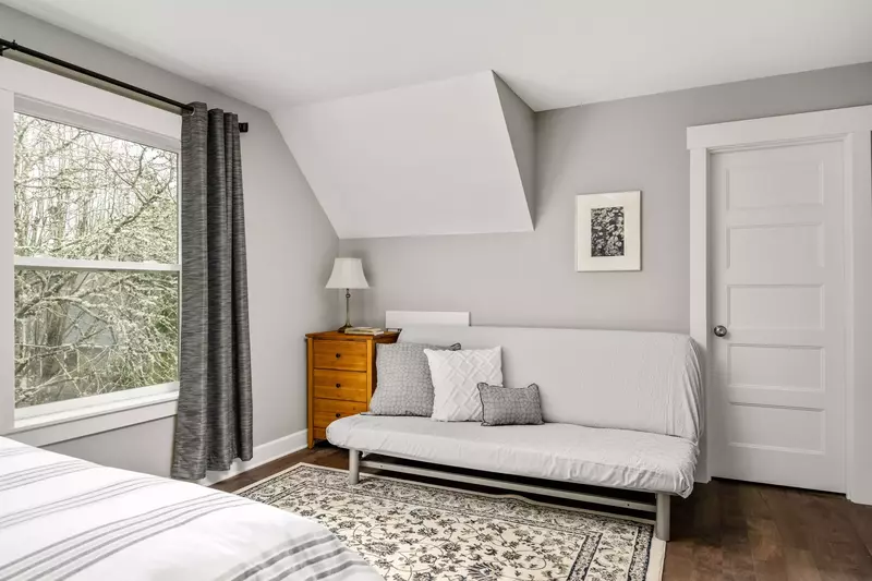 "I really cannot think of anything this place was lacking.  Highly recommend and would definitely stay there again." - Anne