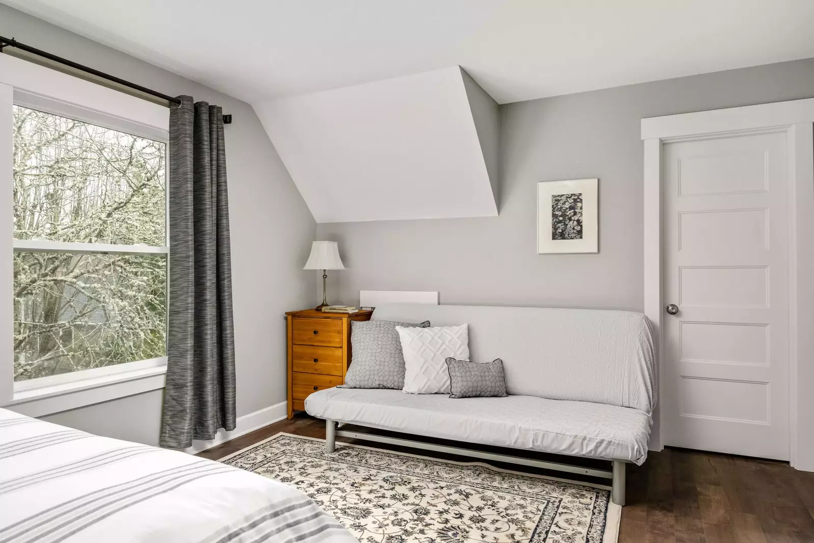 "I really cannot think of anything this place was lacking.  Highly recommend and would definitely stay there again." - Anne