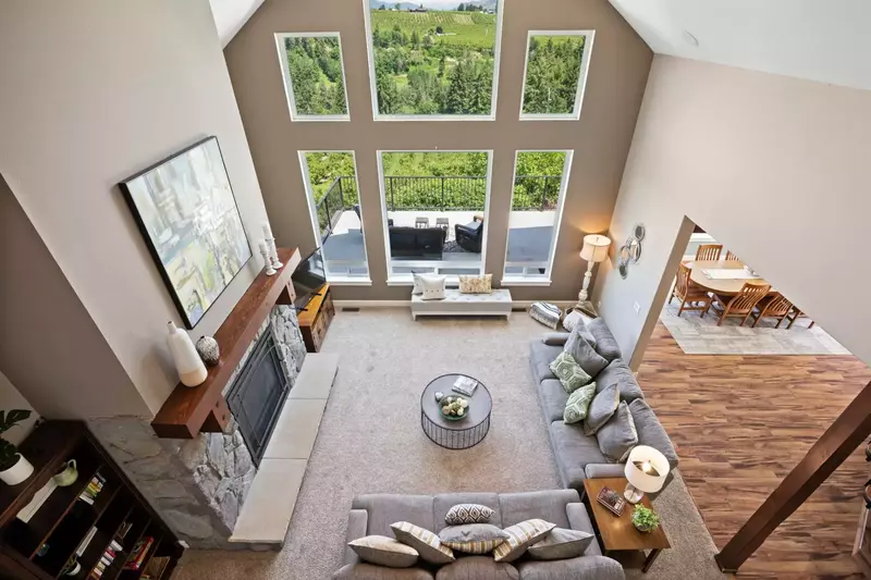 Experience the undeniable magic of the Hood River Valley at this luxurious family estate.