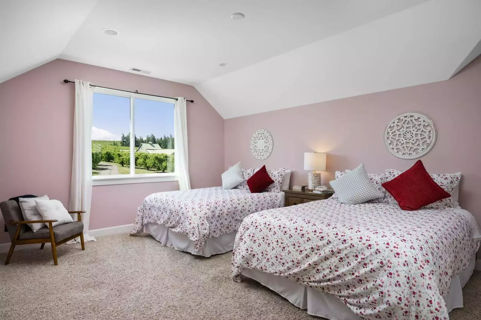 "The views were unbelievable and the property was private yet close to town. Would come back in a heartbeat!" - Jennifer