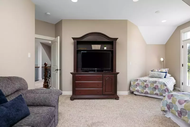 "Surreally beautiful. Big enough to accommodate a large group while still granting each of us private, quiet space." - Tim