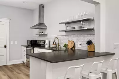 Cook delicious meals for breakfast, lunch, and dinner in this fully equipped kitchen. We suggest grabbing some ingredients from a local farm.