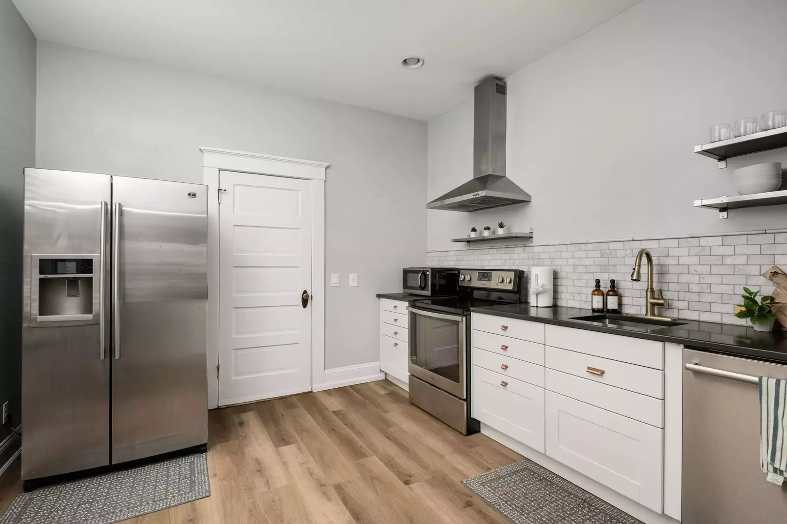 "The beds were all comfortable, the kitchen was nicely stocked, and everything was clean. We would return!" - Collis