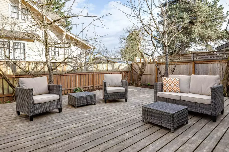 "Perfect for a weekend in wine country! Walkable, clean, and so charming. Could have stayed for longer!" - Molly