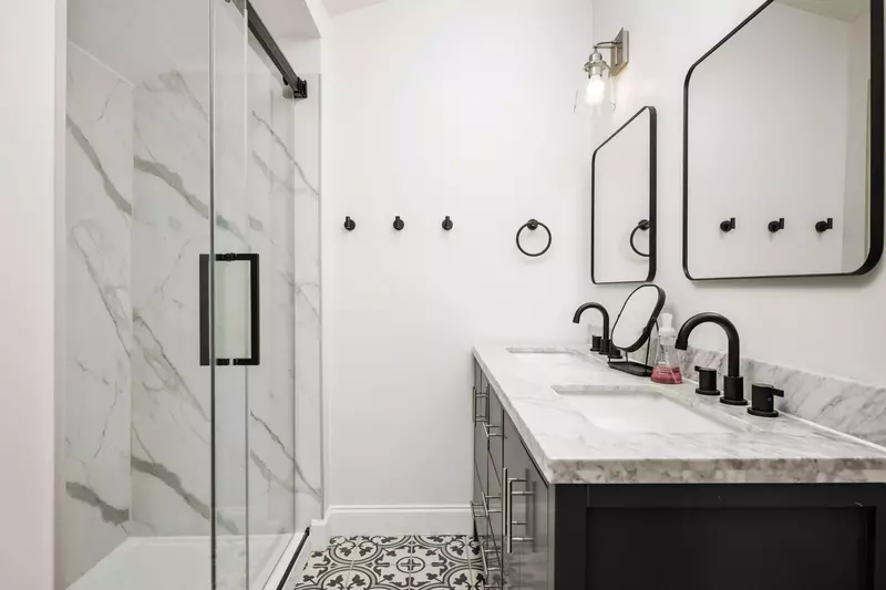 "This house was AMAZING and the location couldn’t be beat. We had no complaints!! Highly recommend ❤️" - Susan