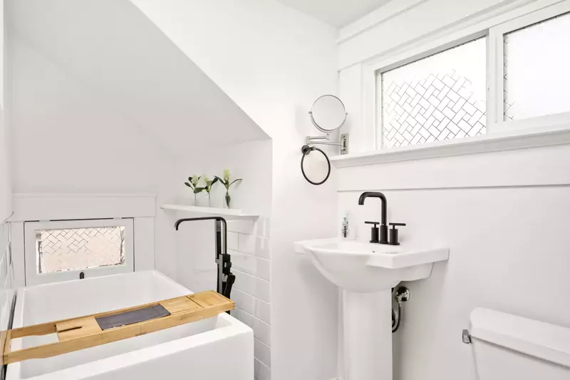 "We were so grateful for this soft place to land with our family during a turbulent week. Thank you for a wonderful stay." - Krista