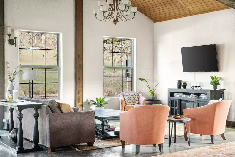 Very nice lodging in a wonderful, centrally located location. Easy access to best wineries and tasting rooms with good restaurants in nearby towns -Ed