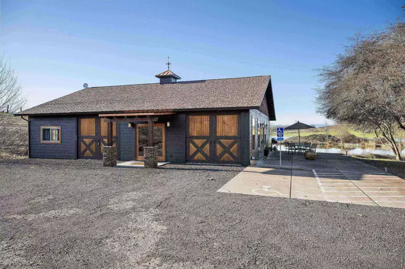 "Highly recommend this place for a little secluded getaway with the bonus of being next to so many wineries!" - Gabrielle