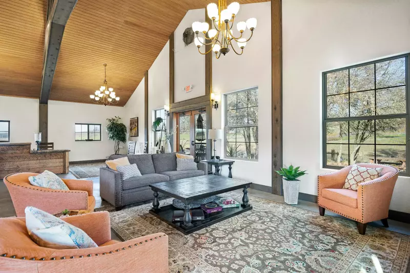 "We thoroughly enjoyed staying at the lake house! It was very quiet and private, yet had easy access to lots of wineries and small towns." - Lesley