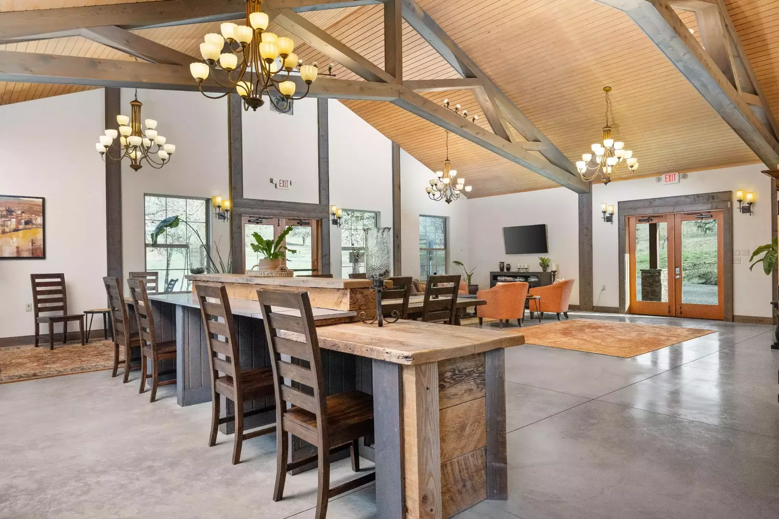 "We had a wonderful stay- we loved how quiet it was on the property. Everything was very clean and well taken care of."  - Kelsey