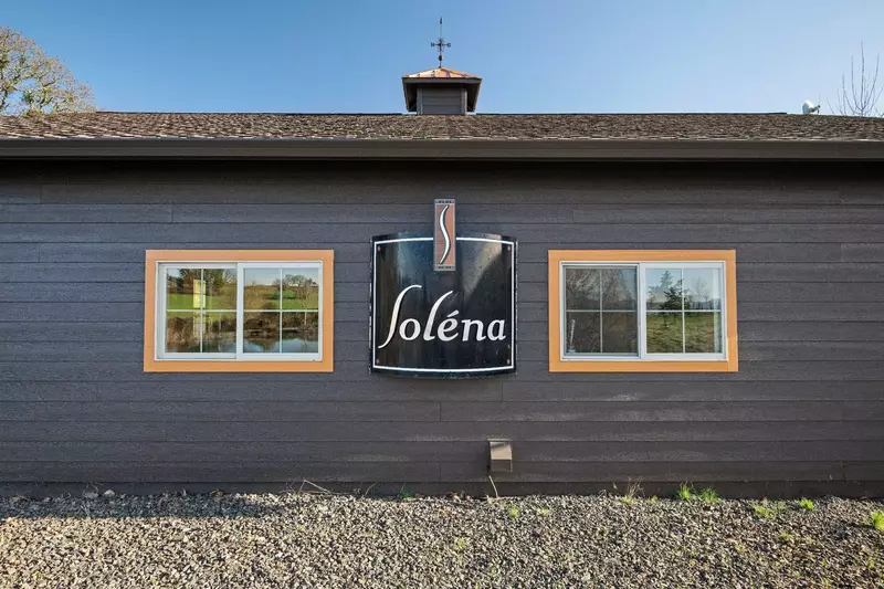 "The perfect hidden gem for our Mama’s getaway weekend. The Solena tasting room was lovely and it’s an easy drive into Carlton or McMinnville" -Ashley