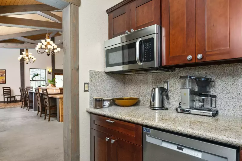 "It was perfect! Quiet, clean, nice, and beautiful. Perfect location to visit wineries with stunning views!" - Brian