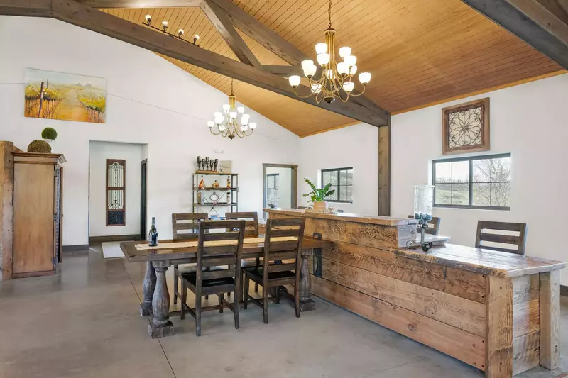 The Willamette Valley is not too far from Portland or the Oregon Coast. Explore the whole state with The Lakehouse as your base camp.