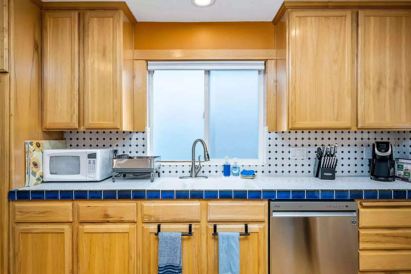 "I had an amazing stay at this home ! The place was clean, cozy, and had everything I needed. The host was super friendly and accommodating." - Ali