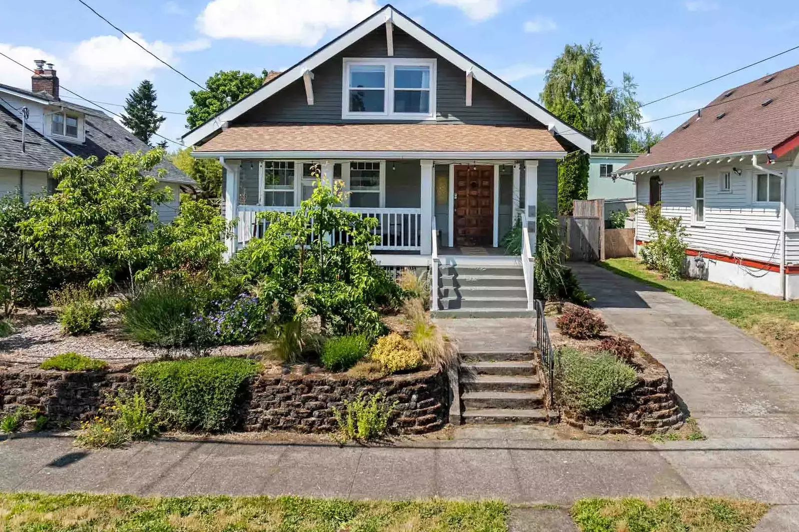 Welcome to Rhone Retreat! Please enjoy this charming rental in the heart of Southeast Portland.