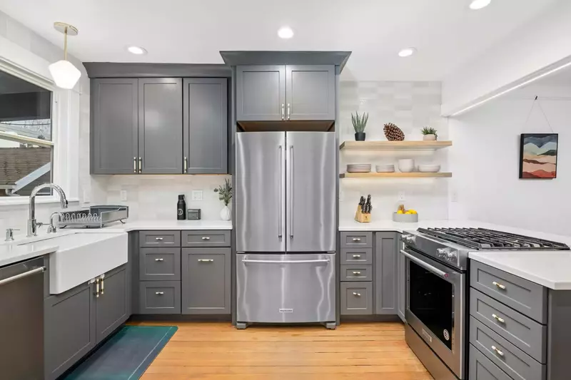 The kitchen at this rental is well stocked with up to date amenities. It is perfect to prepare a quick snack or a sumptuous feast!
