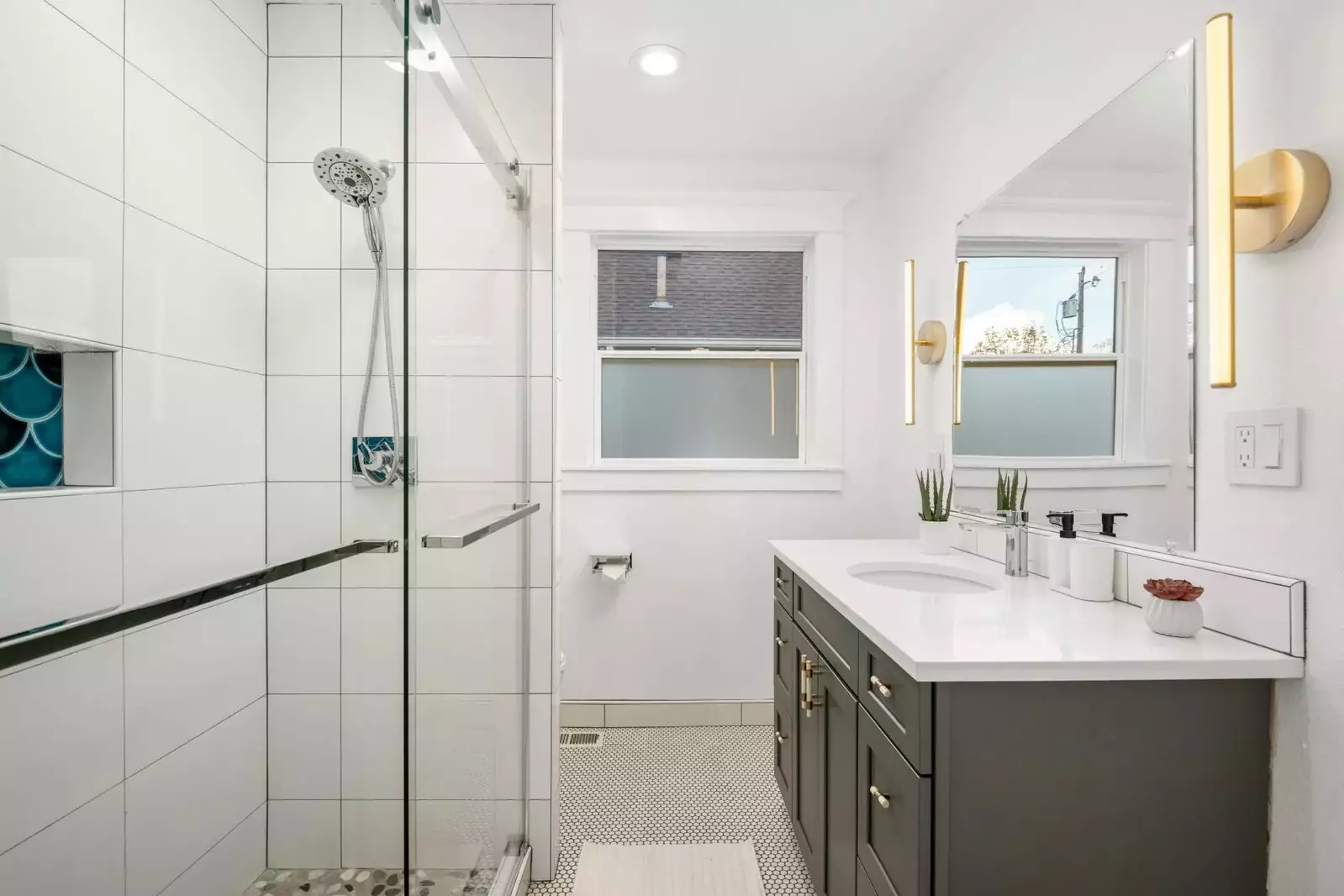 "Bathrooms were beautiful and outdoor areas were great for the cool evenings." - Adam