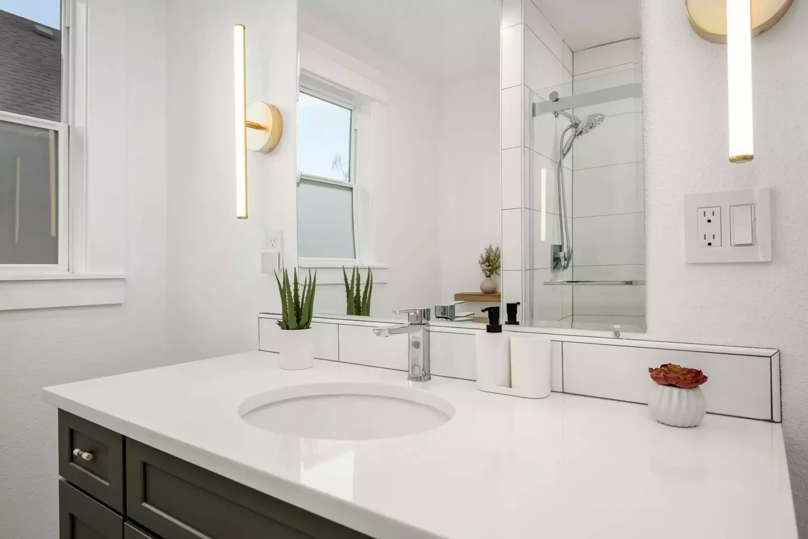 "The house is a great place to hang out with family. Very open. 3 very nice bathrooms, especially the master bath. " - Randy