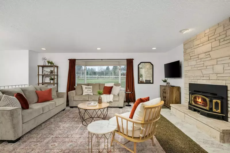 "We loved the views and quiet location but also that we could easily get to the stores and restaurants. Highly recommend staying here" - Vicki