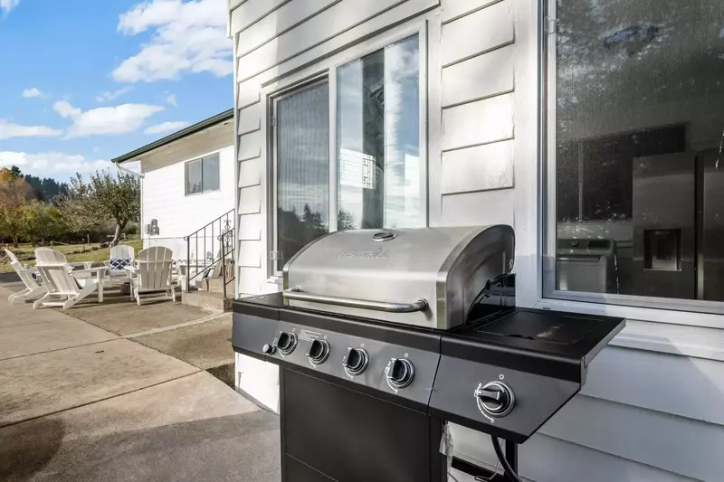 Grill up a wonderful feast on the BBQ. We suggest getting ingredients from farms in the Clackamas or Willamette Valleys.