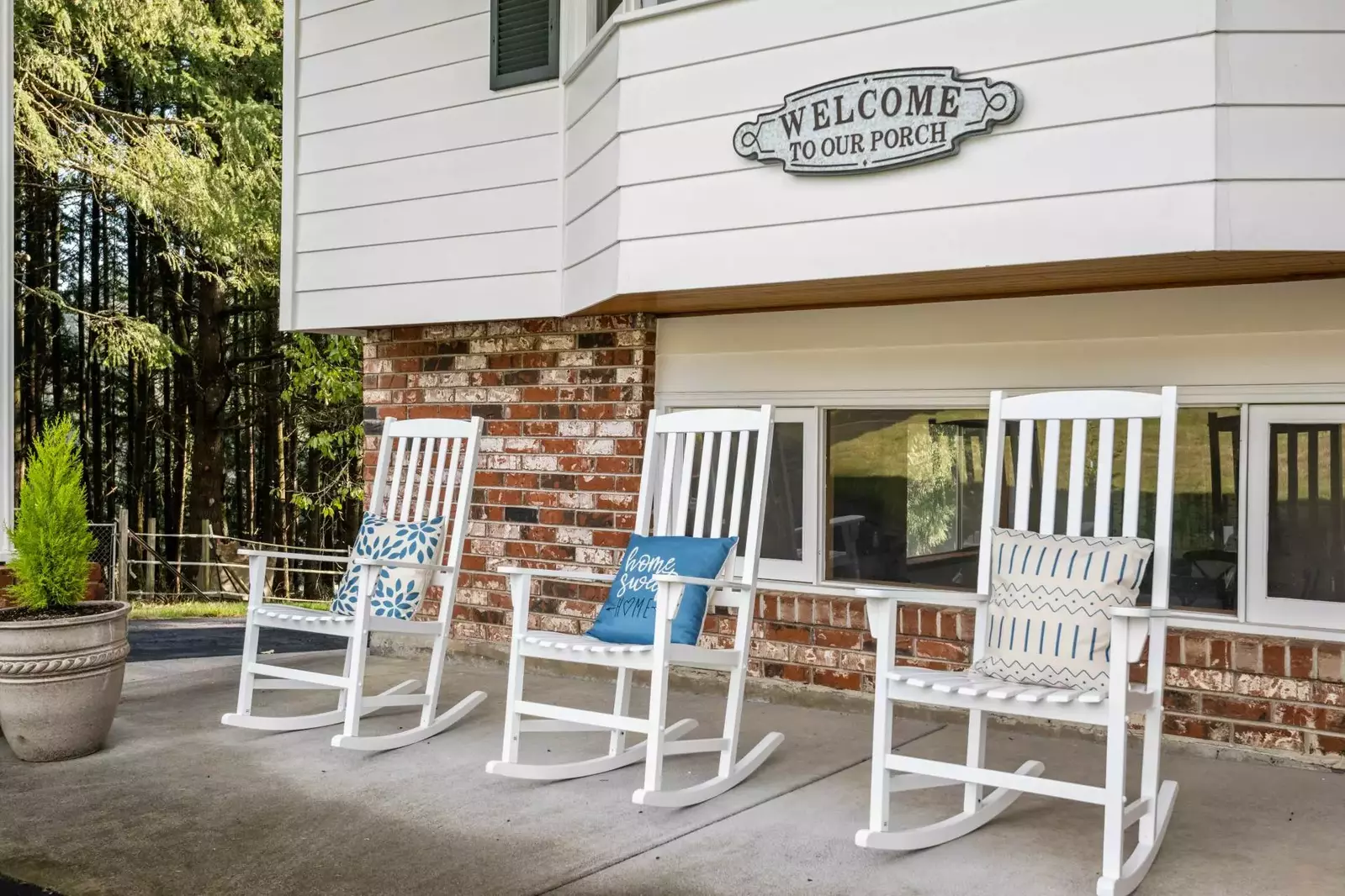 Relax in the rocky chairs outside and enjoy a lovely Oregon day.