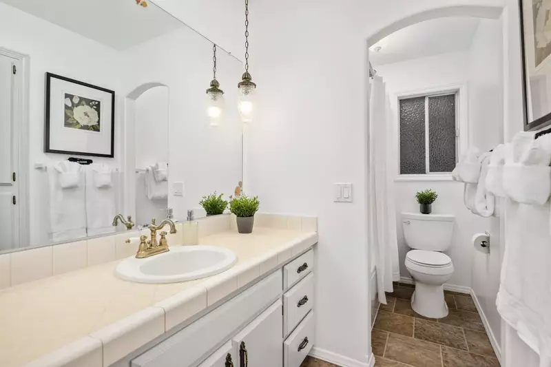 "Gorgeous location  Would love to visit again with a large group of friends." - Elmar