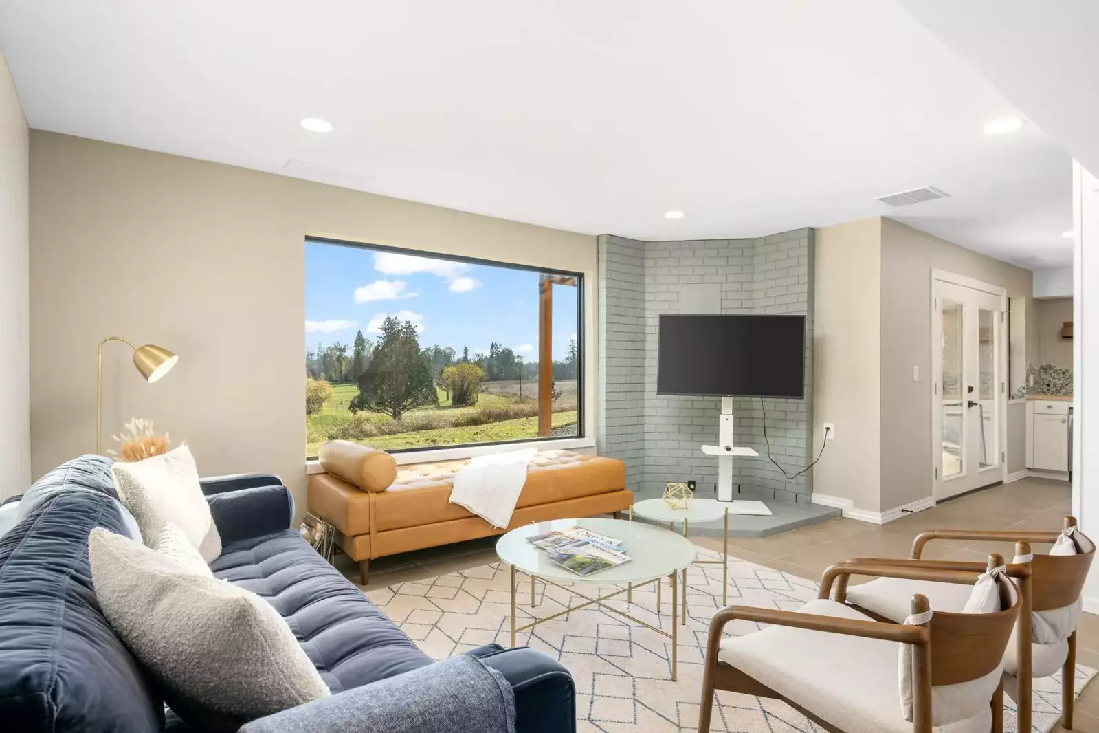 Watch you favorite movies, shows, and sports on this smart tv while relaxing in front of a lovely view.