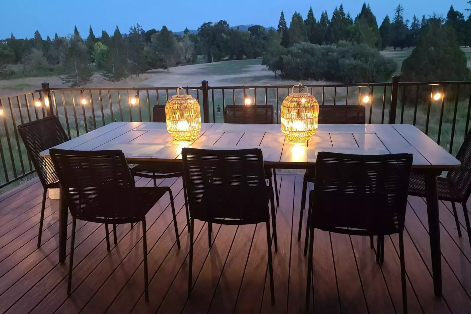 McMinnville offers abundant activities such as carriage rides, live music, stand up comedy, festivals, parades, karaoke, historic tours, and more!