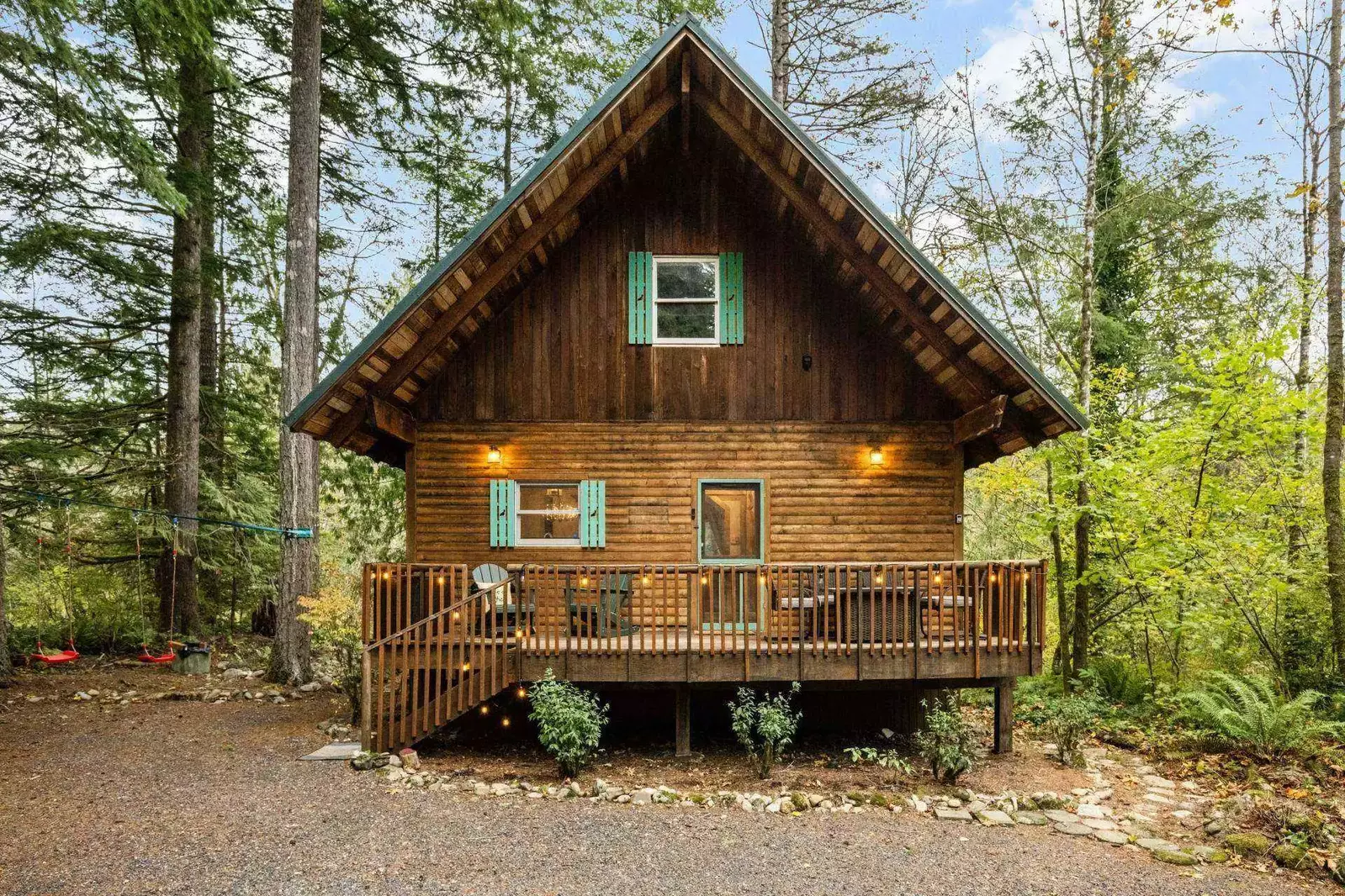 Welcome to North Fork Hideaway! Please enjoy this one of a kind rental looking over the Washougal River.