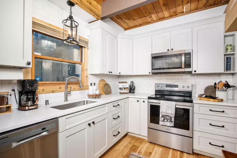 "This is a great little place to stay. It is decorated beautifully. The kitchen is fully equipped and organized. We will definitely be staying again!"