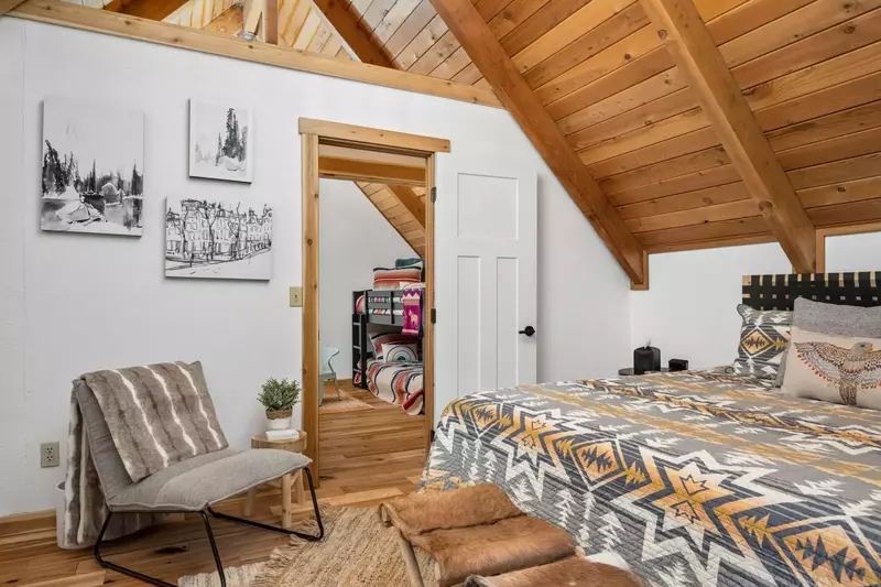 "King bed was extremely comfortable, I want to know what the mattress brand is so I can get one someday." - Holly