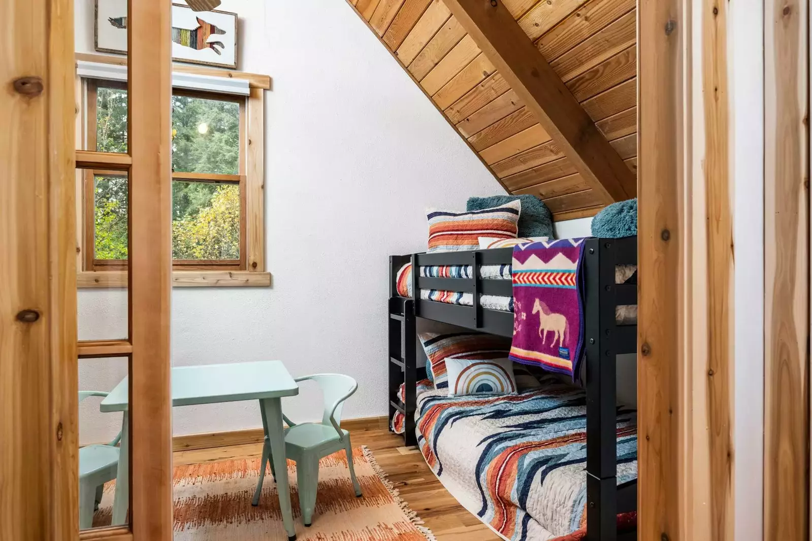 "Very quiet and beautiful location. The furnishings were very nice and clean. This is definitely a place we would like to return." - Richard