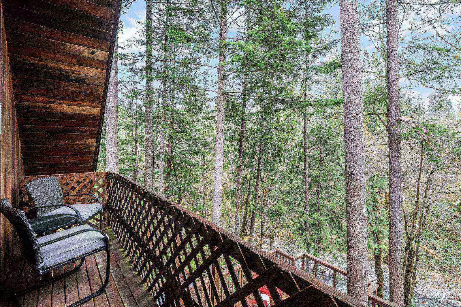 "Boyfriend and I stayed here for 4 nights for our birthdays. We enjoyed it very much. It’s a very calm, beautiful, serene, and peaceful place" -Tracie