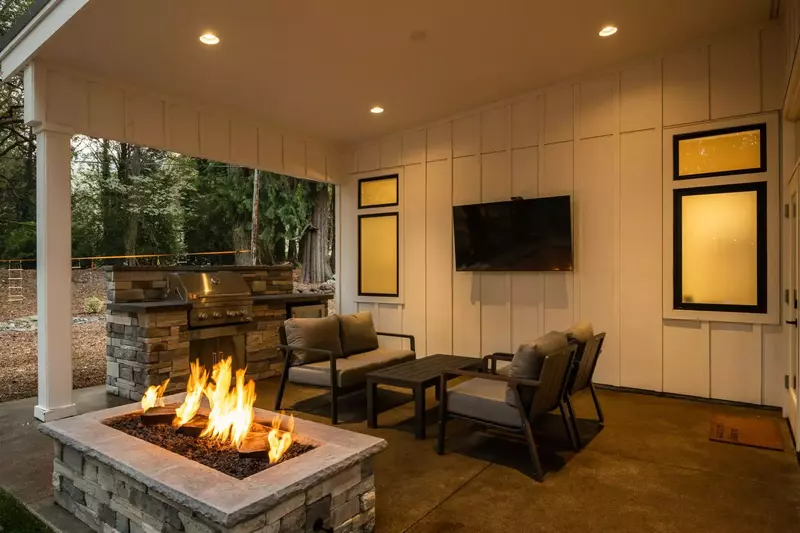 "This is a fantastic property. Lovely scenery, tranquil outdoor space, and robust community spaces" - Brandon