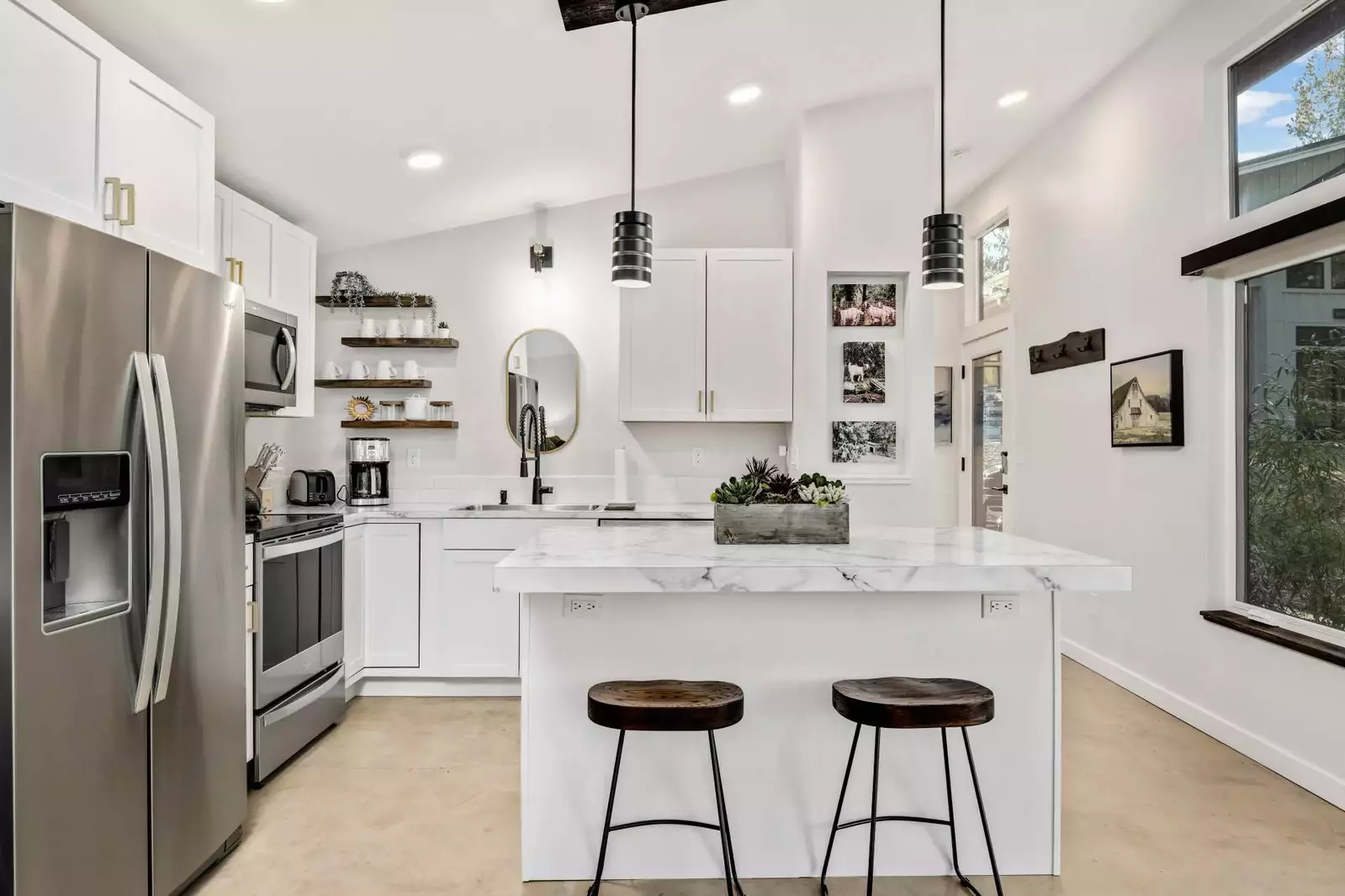 Cook delicious meals for breakfast, lunch, and dinner in this sizable and fully equipped kitchen.