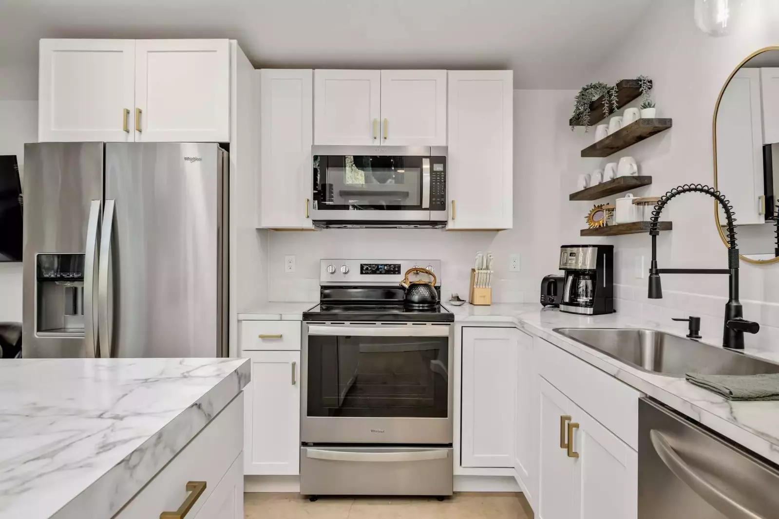 "The perfect getaway in the woods for a Portland city gal.  I worked , including zoom calls and the internet was pretty solid." - Lindsay