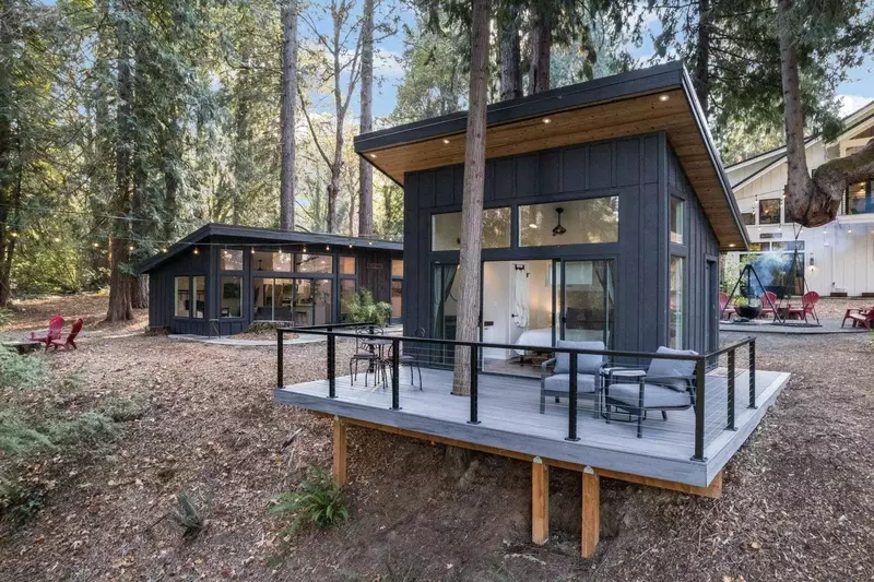 The Zen Den is the second area of the rental and has a closer view of the river.