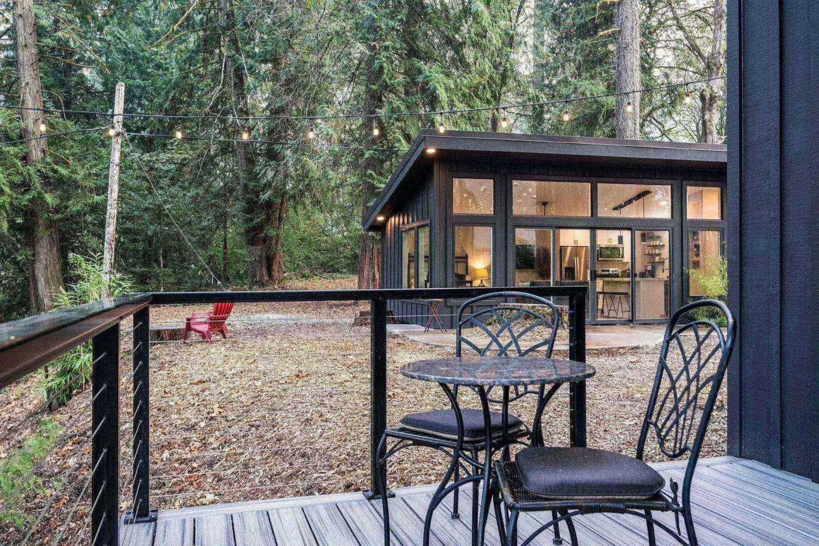 "Wow, that sums up the entire property. Stunning new small home plus separate bedroom on the river." - Pam